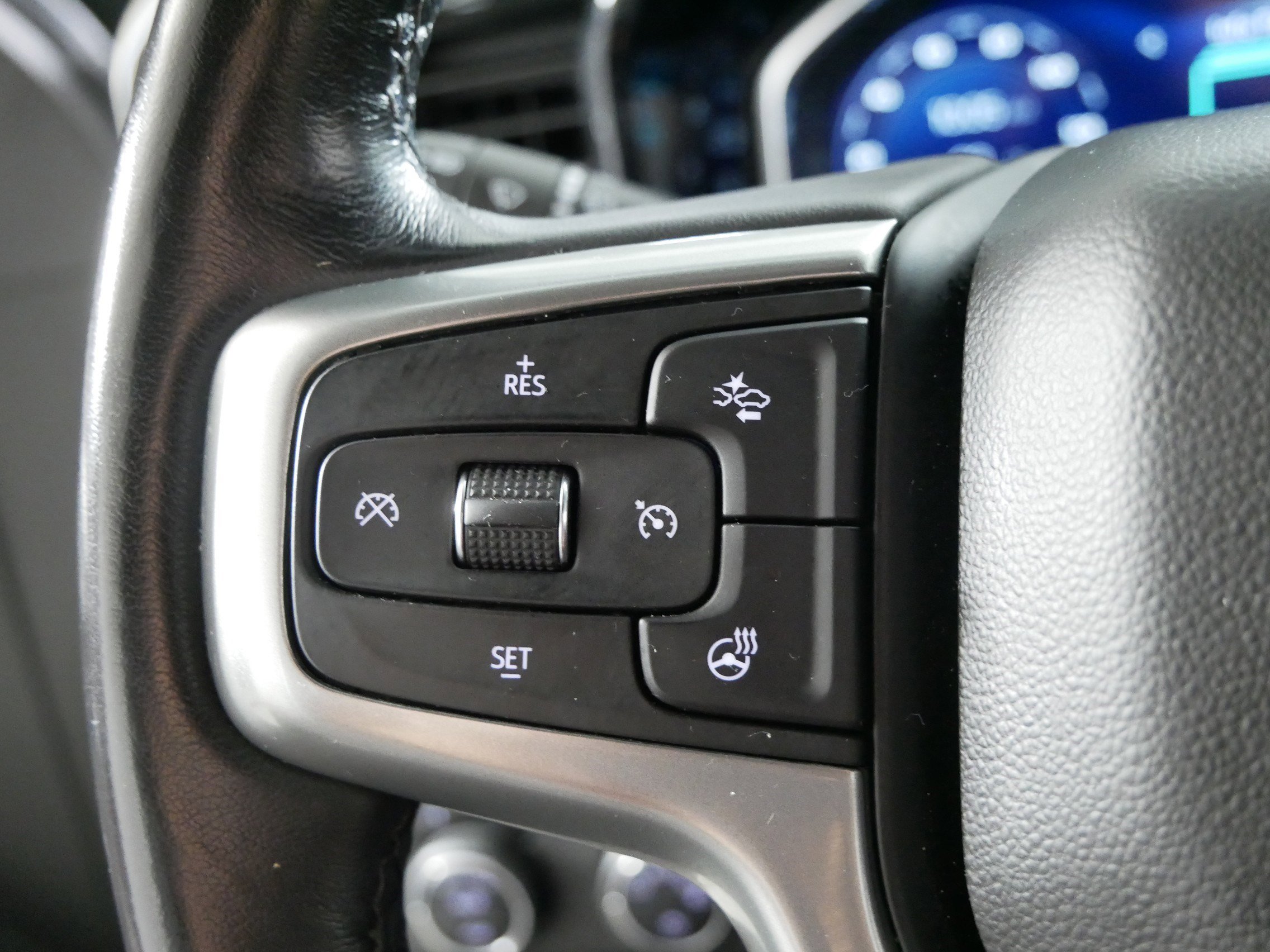 Used 2022 Chevrolet Silverado 1500 LT AWD/4WD image 27
