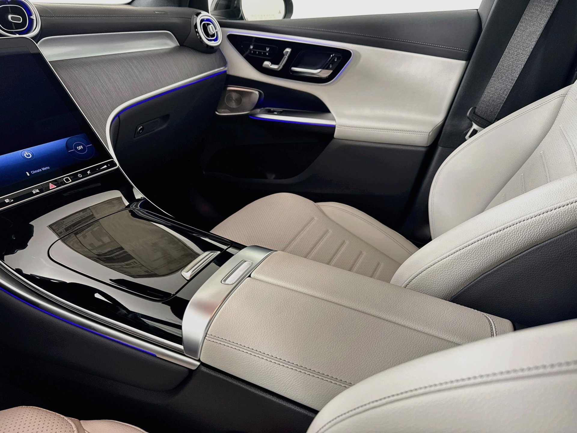 New 2027 Mercedes-Benz GLC 300 4MATIC image 26