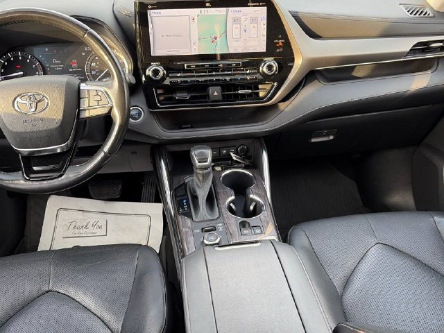 Used 2021 Toyota Highlander Limited AWD/4WD image 10