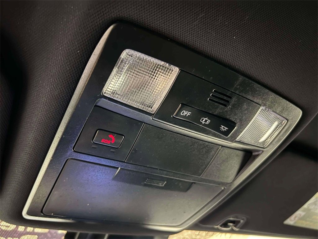 Used 2022 Toyota Tacoma TRD Sport image 32