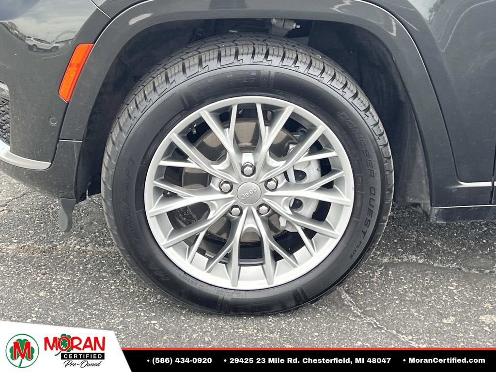 Used 2023 Jeep Grand Cherokee L Summit w/ Rear Seat Video Group I AWD/4WD image 10
