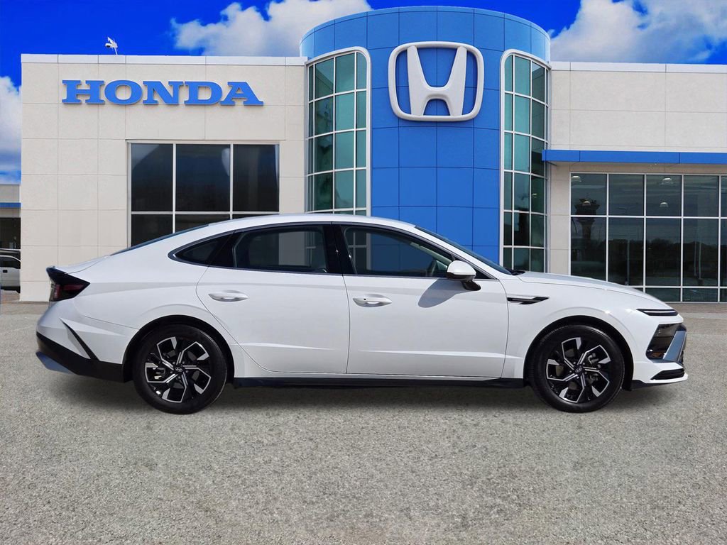 Used 2025 Hyundai Sonata SEL image 2