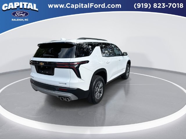 Used 2026 Chevrolet Traverse LT FWD image 8