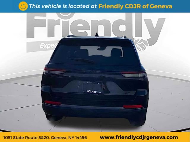Used 2026 Jeep Grand Cherokee Altitude AWD/4WD image 6