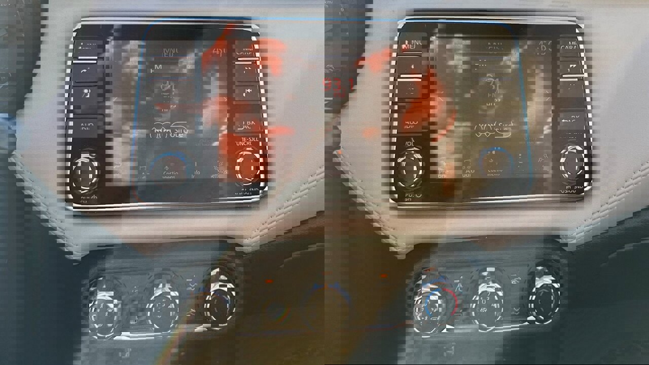 Used 2020 Nissan Versa SV image 12