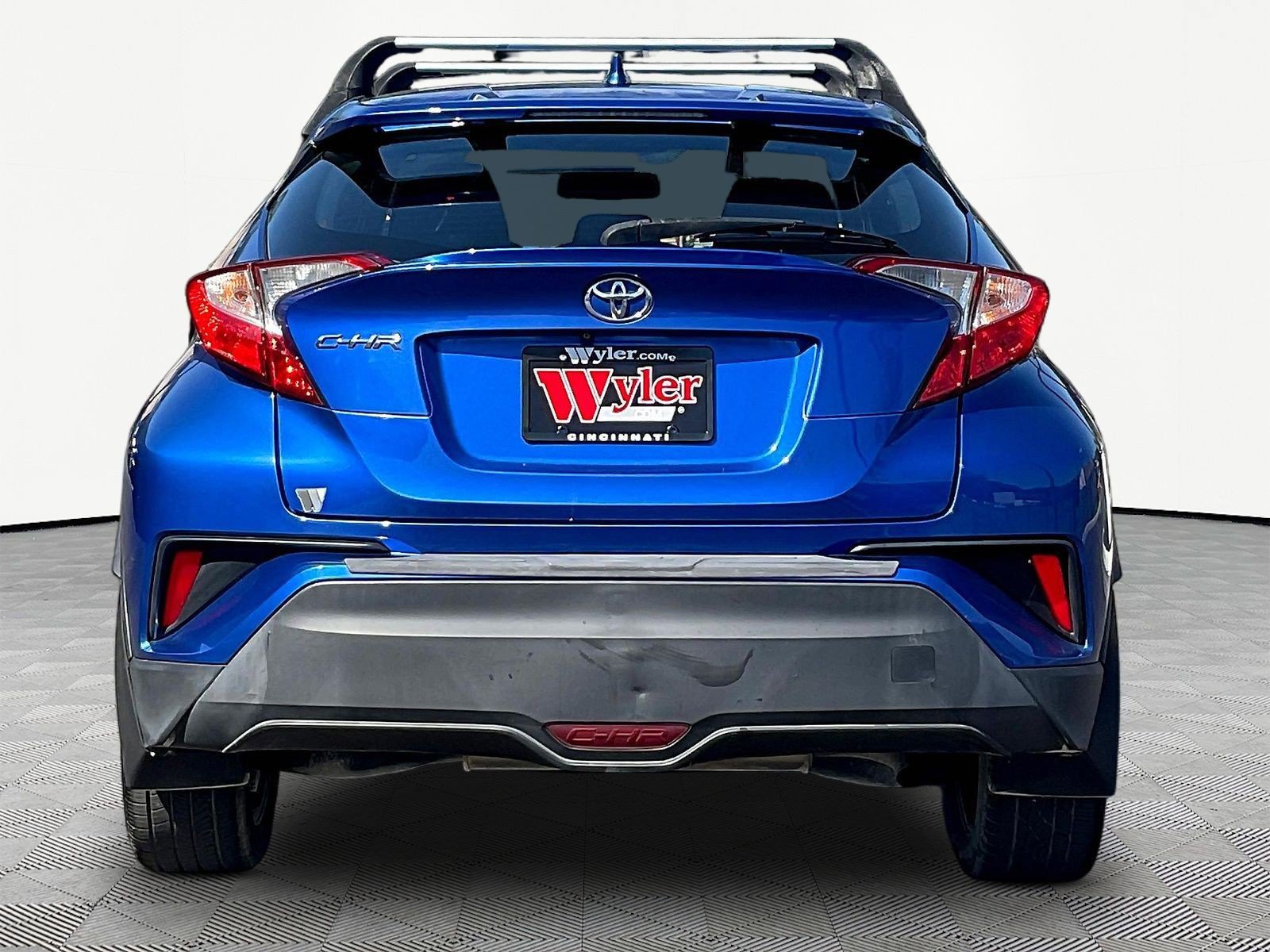 Used 2018 Toyota C-HR XLE FWD image 5