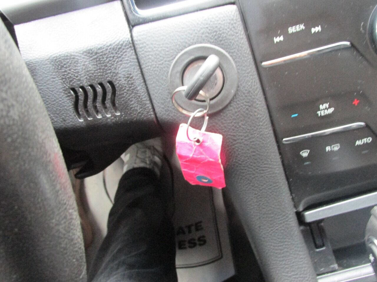 Used 2013 Ford Taurus SEL image 54