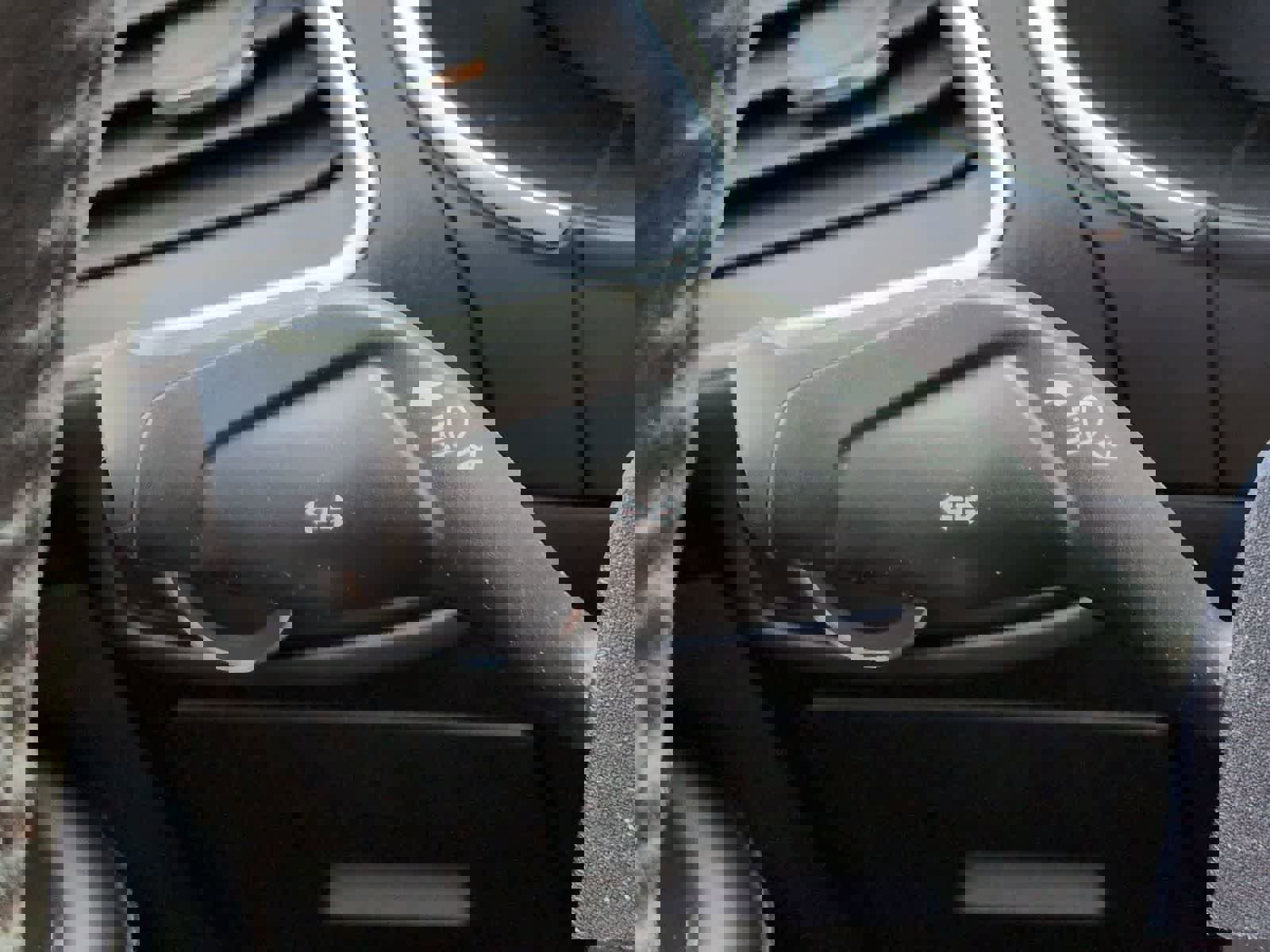 Used 2016 Ford Edge Sport w/ Technology Package image 24