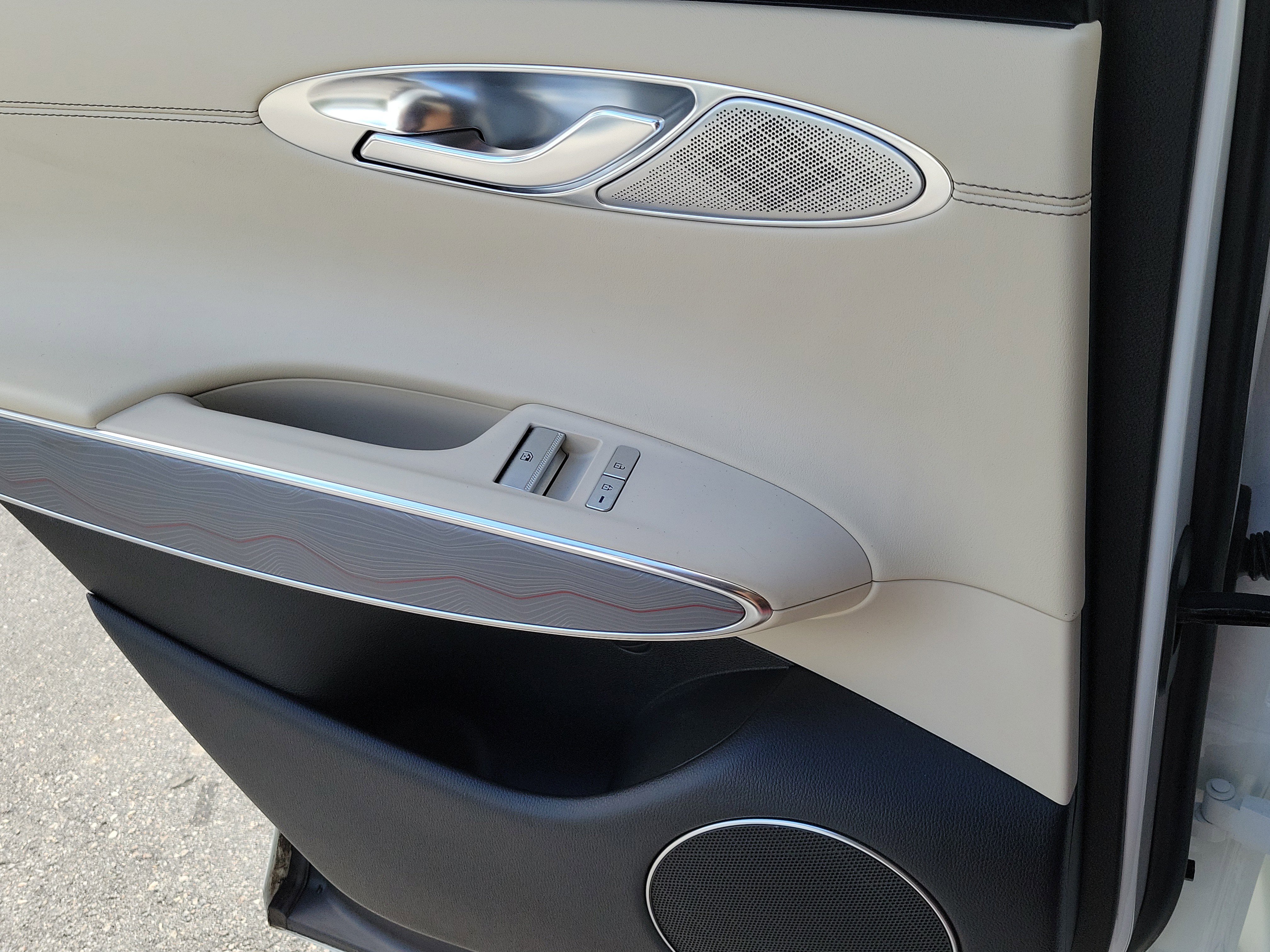 Used 2023 Genesis GV70 2.5T w/ Advanced Package image 13