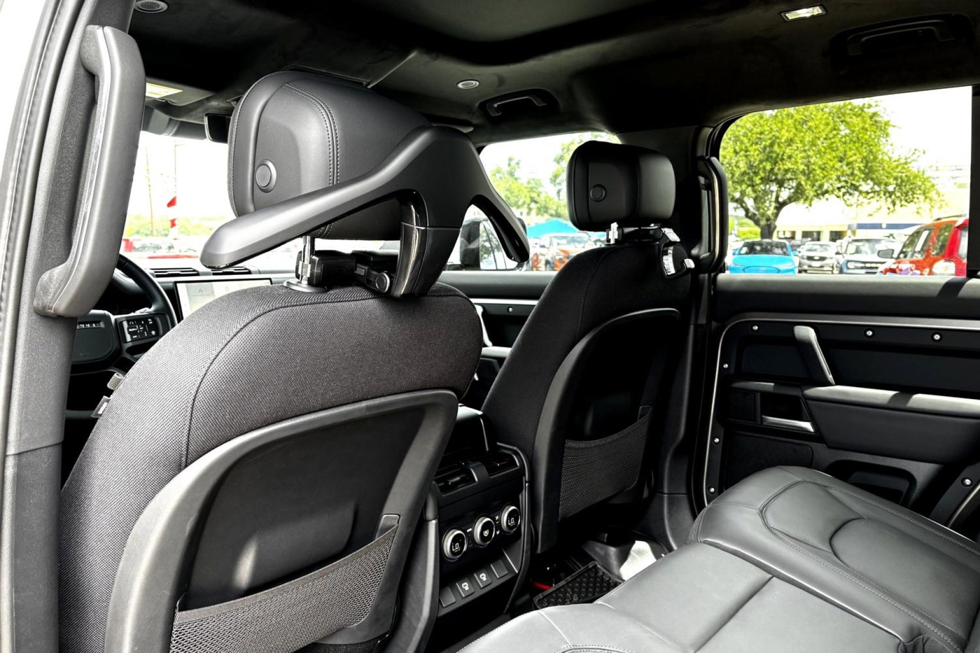 Used 2025 Land Rover Defender 110 X image 26