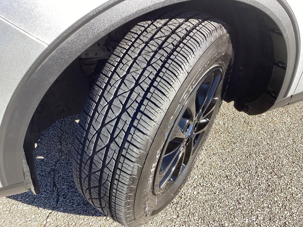 Used 2020 Ford Escape SE image 17