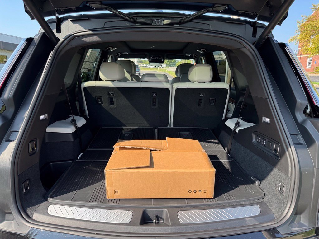 New 2027 Cadillac Vistiq Sport w/ LPO, Floor Liner Package AWD/4WD image 31