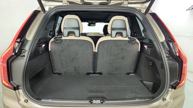New 2026 Volvo XC90 T8 Plus w/ Protection Package Premier AWD/4WD image 41