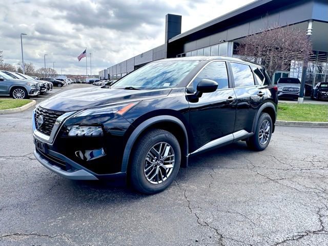 Used 2023 Nissan Rogue S image 4