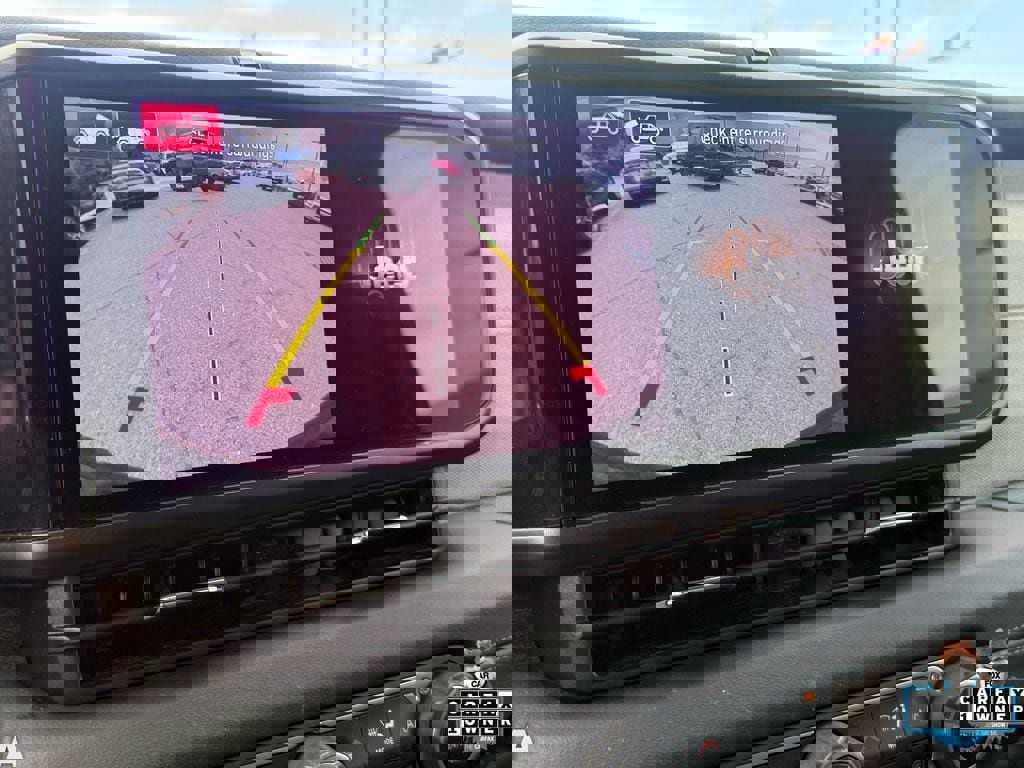 Used 2024 Jeep Wrangler Unlimited Sahara w/ Technology Group image 21