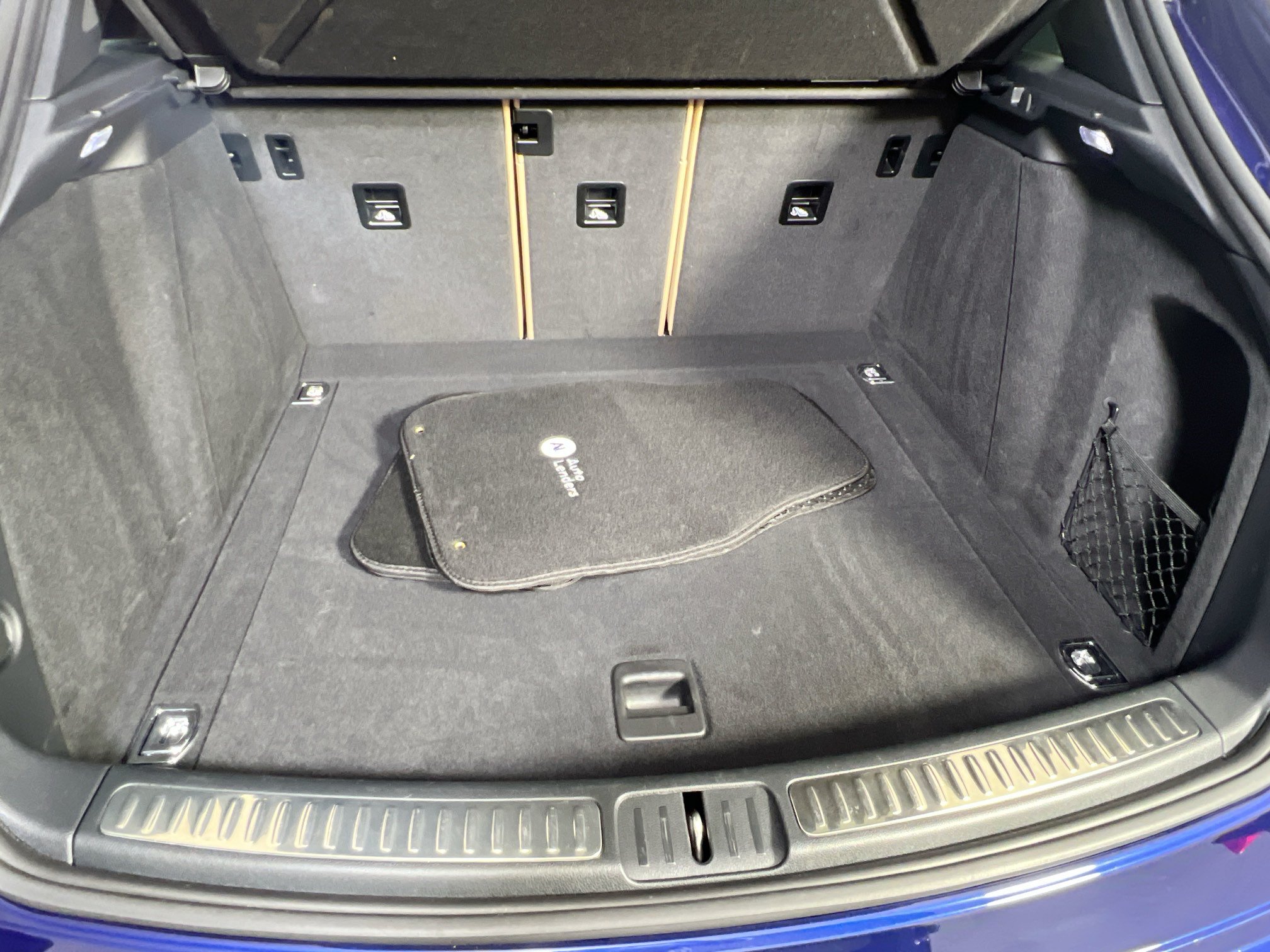 Used 2024 Porsche Macan AWD/4WD image 26