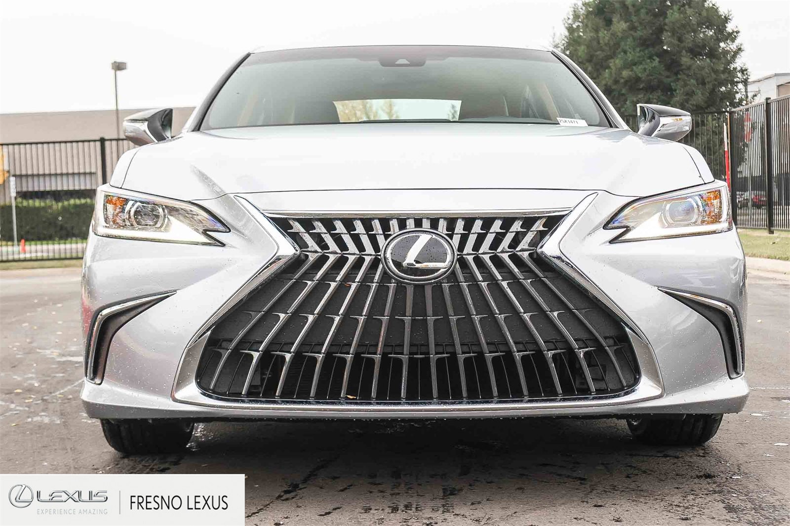New 2025 Lexus ES 350 image 2