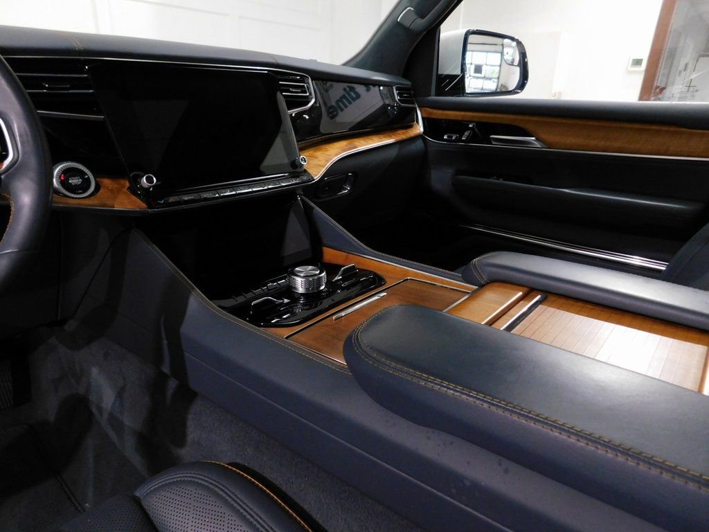 Used 2022 Jeep Grand Wagoneer Series II w/ Convenience Group III image 79