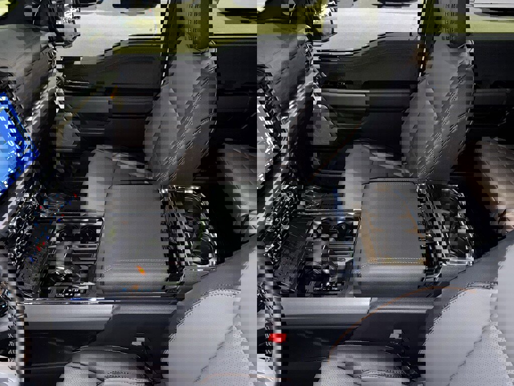 New 2025 Ford F150 Lariat w/ Equipment Group 501A Mid image 30