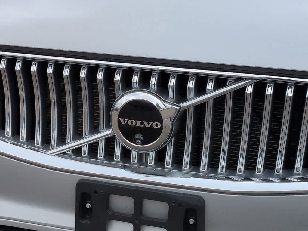 Used 2024 Volvo XC90 B5 Plus AWD/4WD image 11
