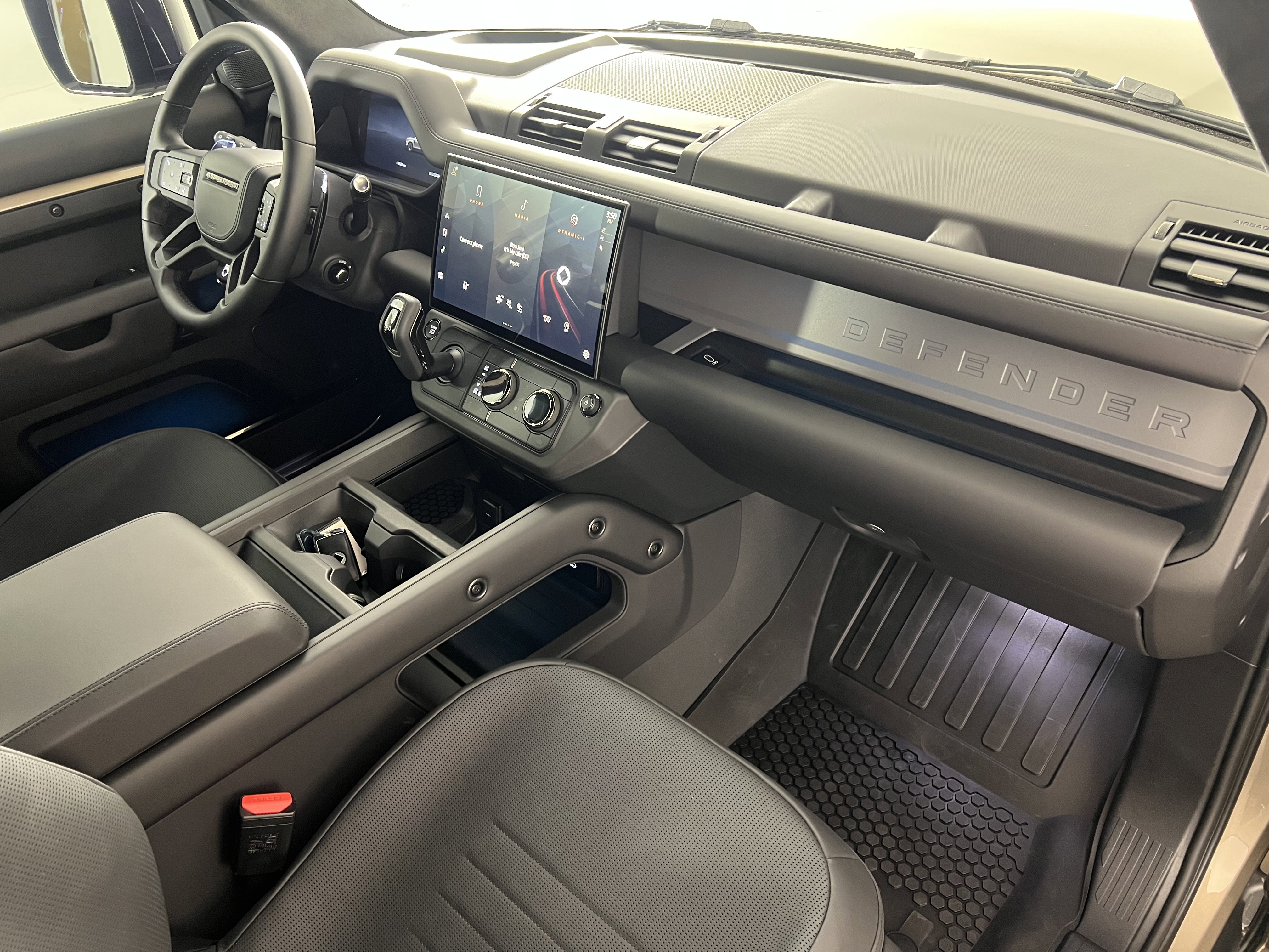 Used 2026 Land Rover Defender 110 OCTA image 25