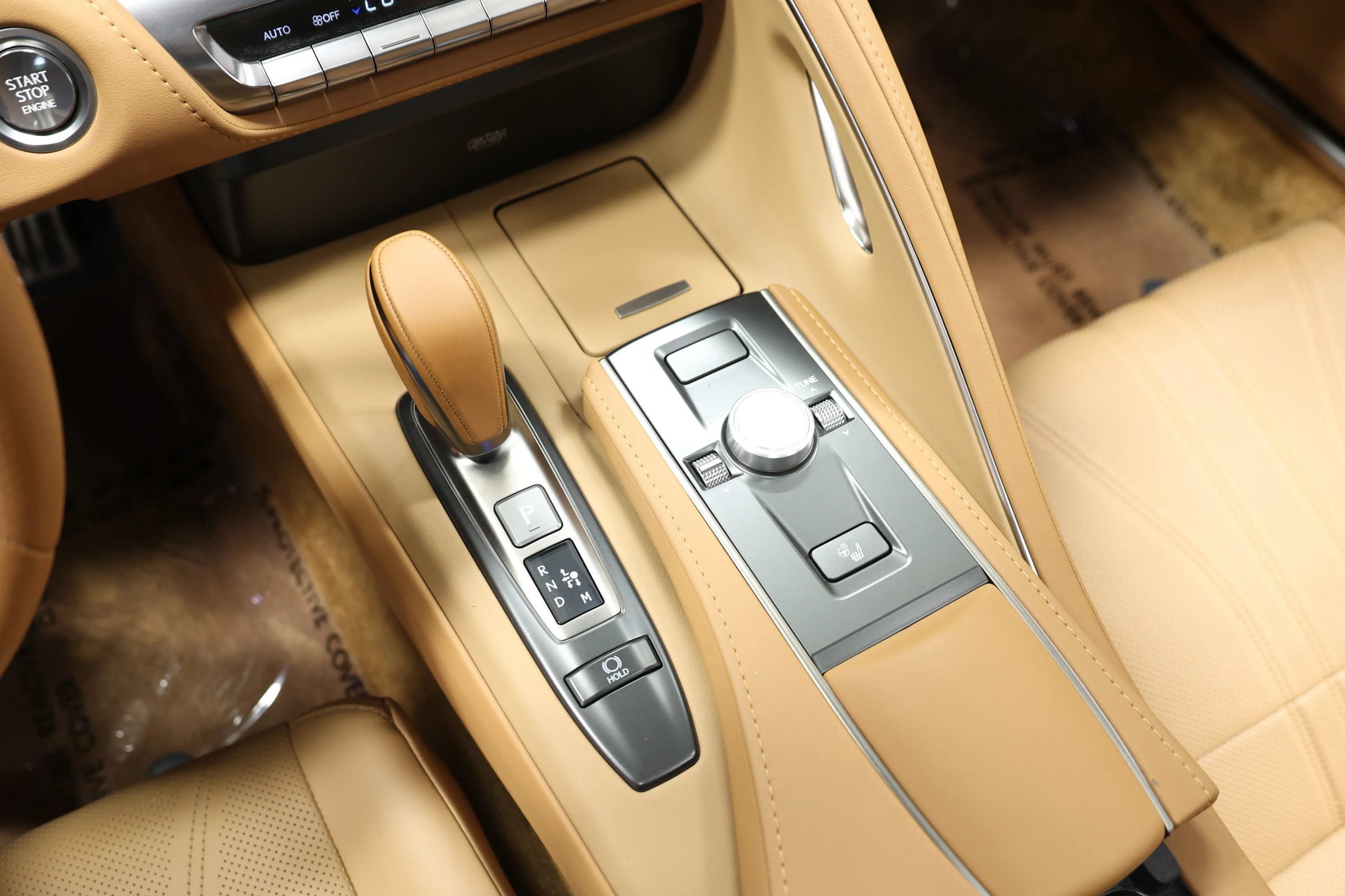 Used 2025 Lexus LC 500 Coupe w/ Touring Package RWD image 43