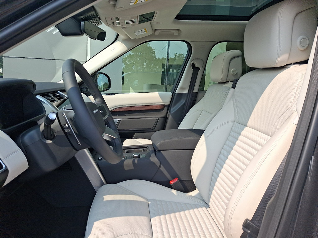 Certified 2026 Land Rover Discovery S AWD/4WD image 13