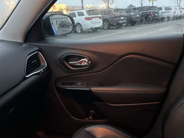 Used 2023 Jeep Cherokee Altitude Lux image 29