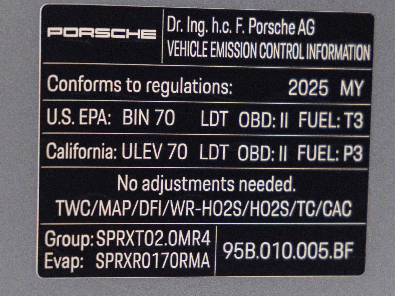 Certified 2025 Porsche Macan image 39