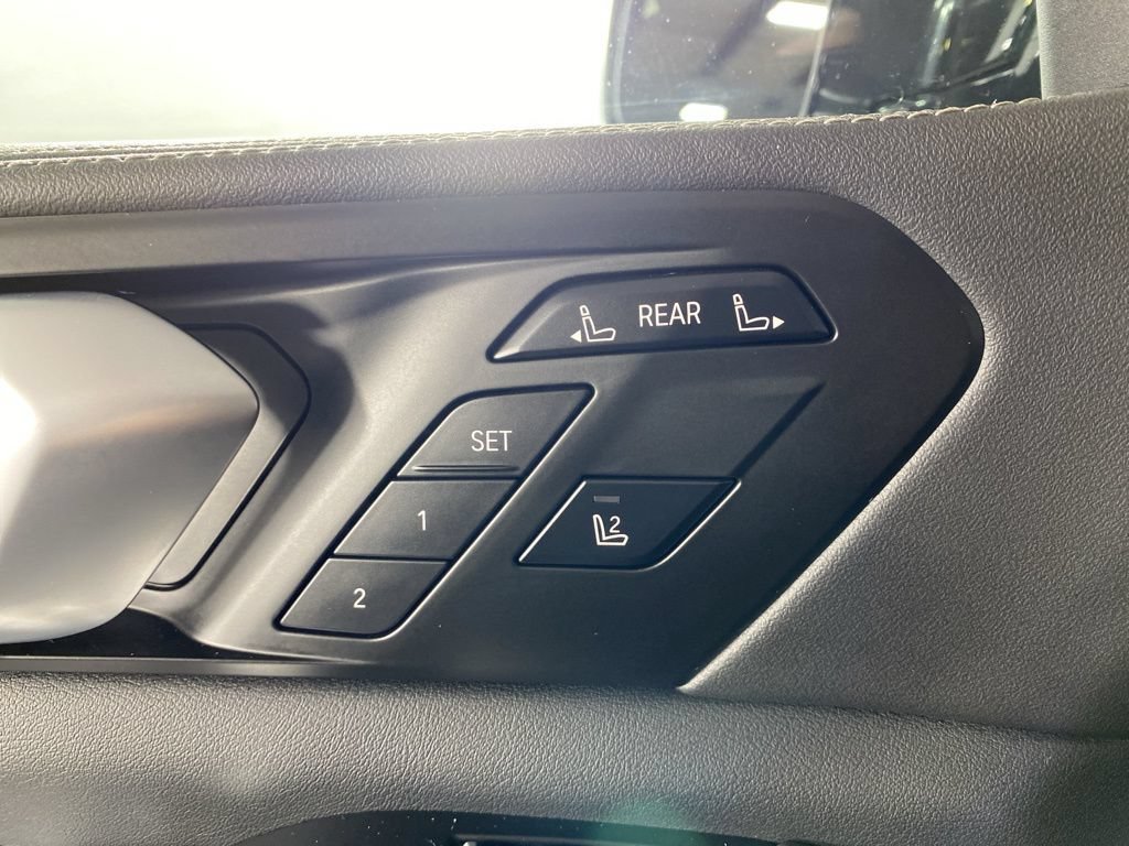 Certified 2025 BMW X7 M60i w/ Climate Comfort Package AWD/4WD image 12