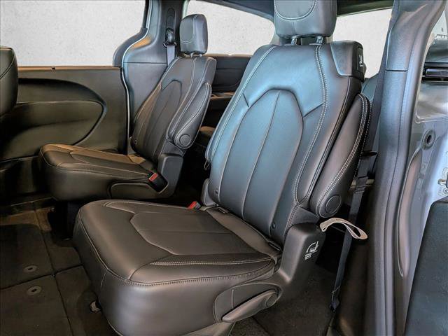 New 2026 Chrysler Pacifica Select w/ S Appearance Package image 16