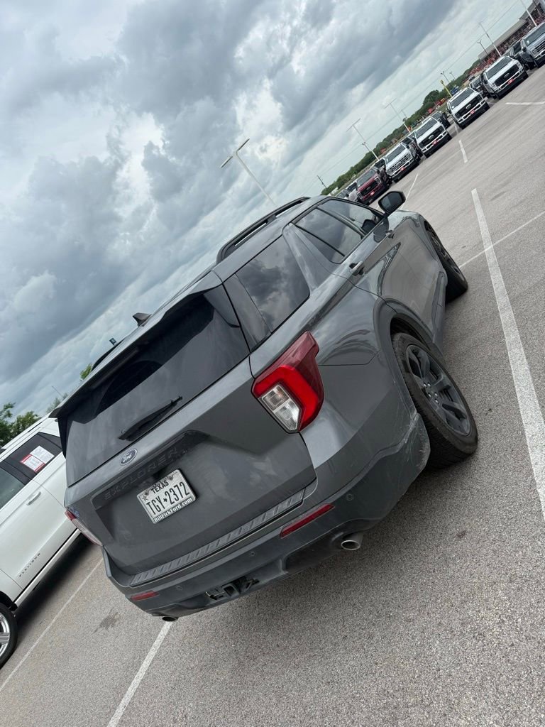 Used 2023 Ford Explorer ST-Line w/ Class IV Trailer Tow Package image 4