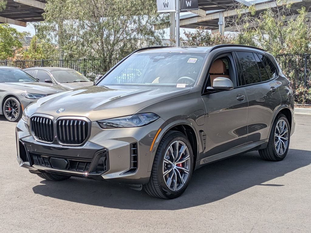 New 2026 BMW X5 xDrive50e w/ M Sport Package image 2
