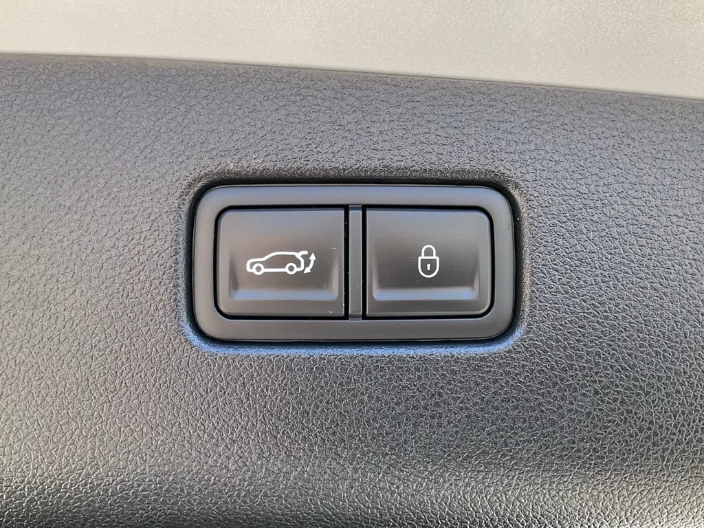 Used 2024 Genesis GV70 2.5T w/ Sport Prestige Package AWD/4WD image 17