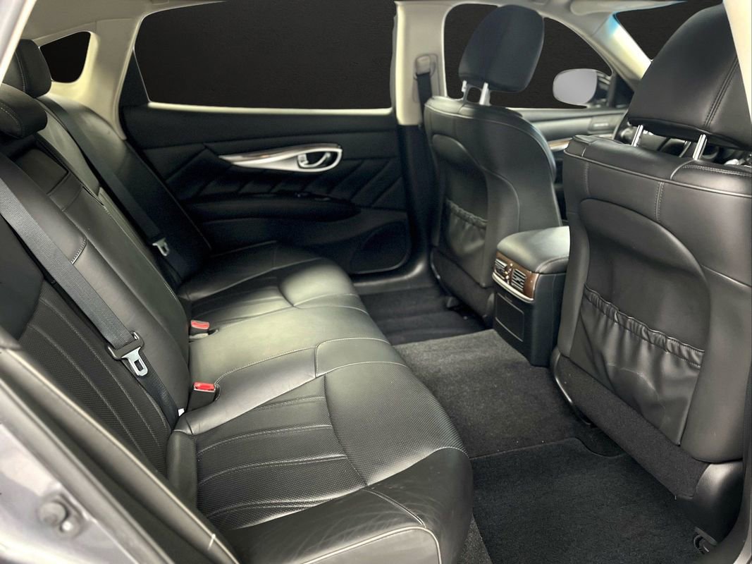 Used 2017 INFINITI Q70 L 3.7 w/ Deluxe Touring Package image 23