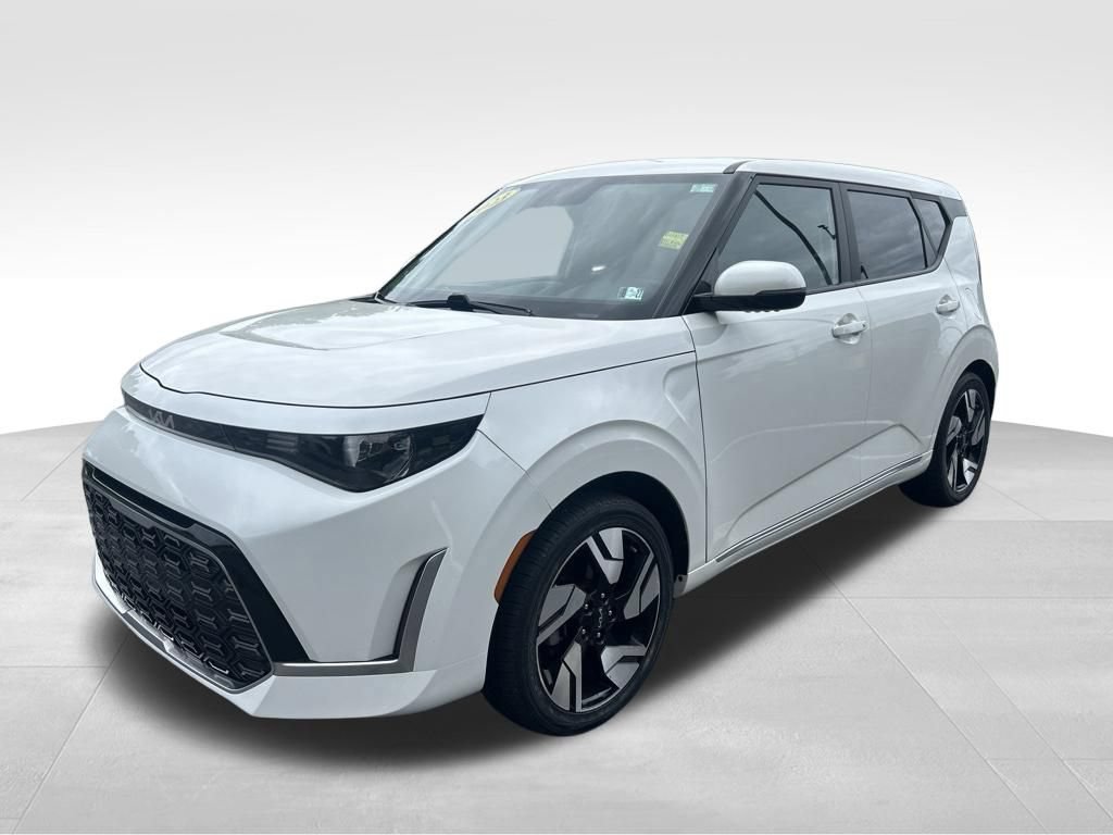 Used 2023 Kia Soul GT-Line FWD image 1