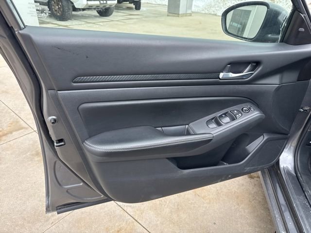 Used 2024 Nissan Altima 2.5 SV image 21