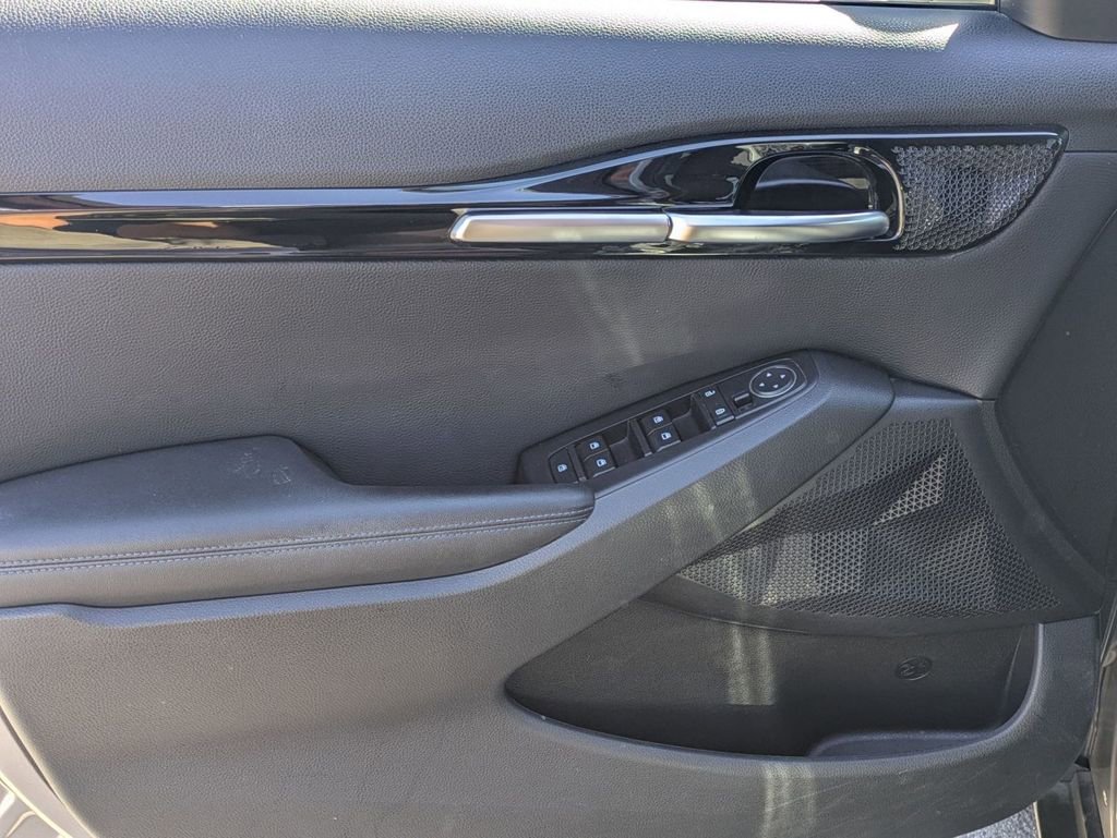 Used 2021 Kia Seltos S image 11