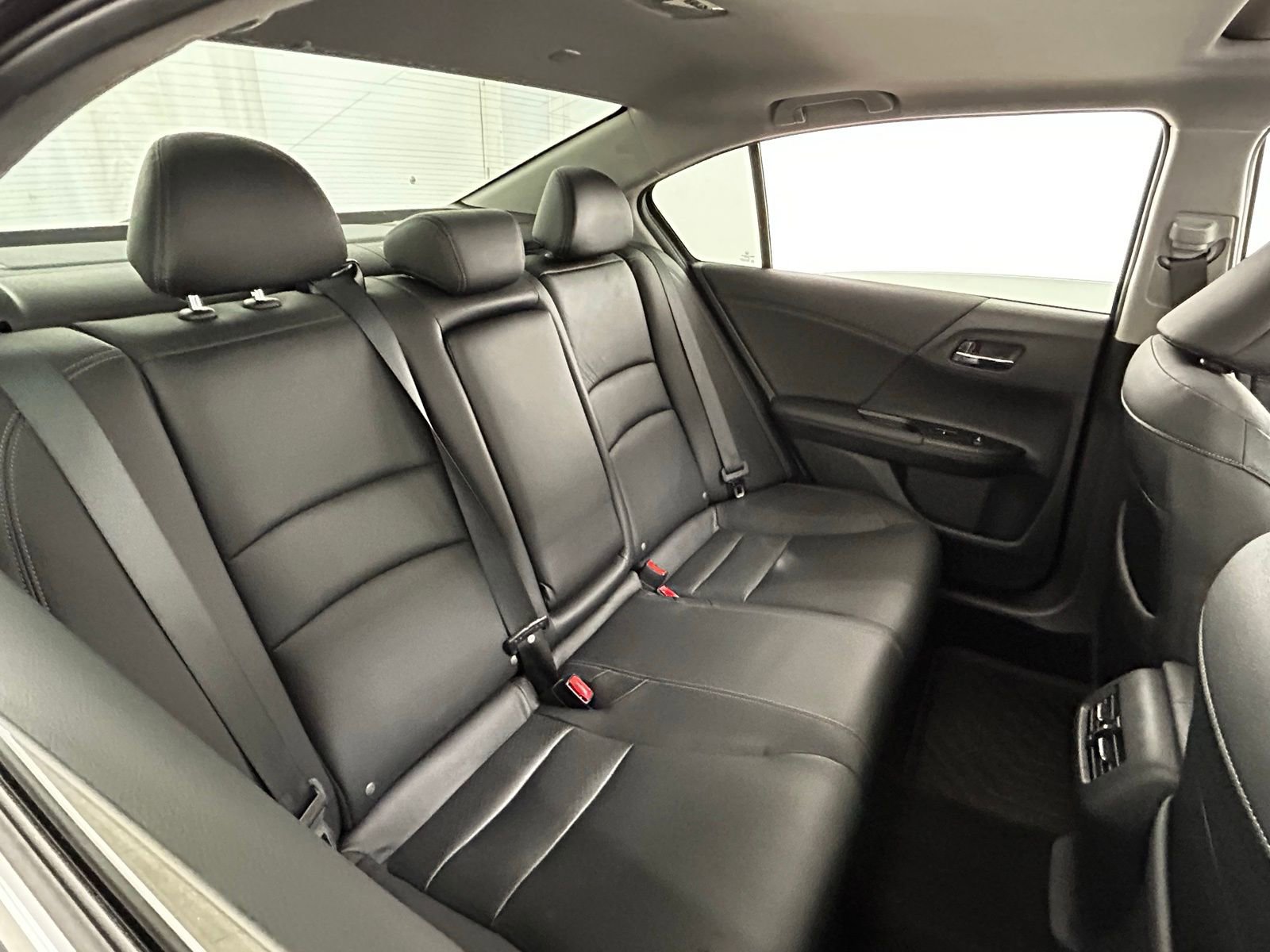 Used 2017 Honda Accord Touring image 38