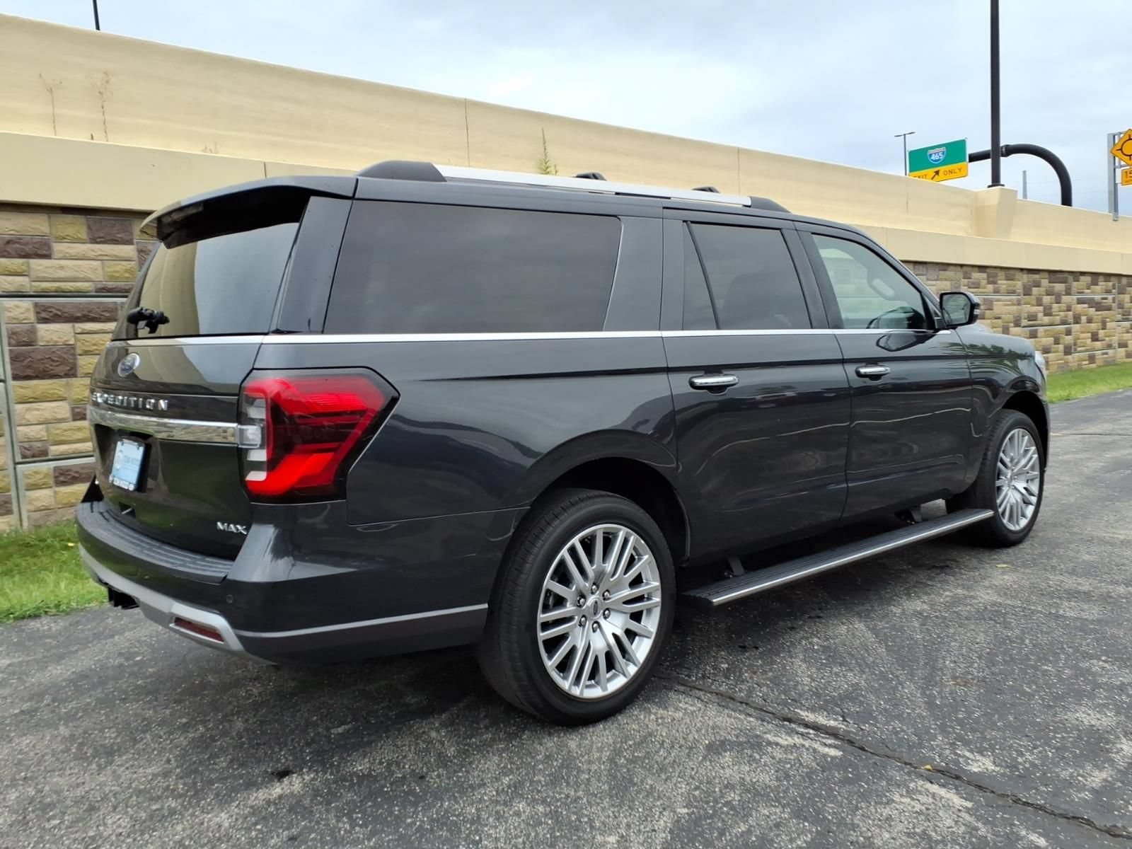 Used 2024 Ford Expedition Max Limited AWD/4WD image 11