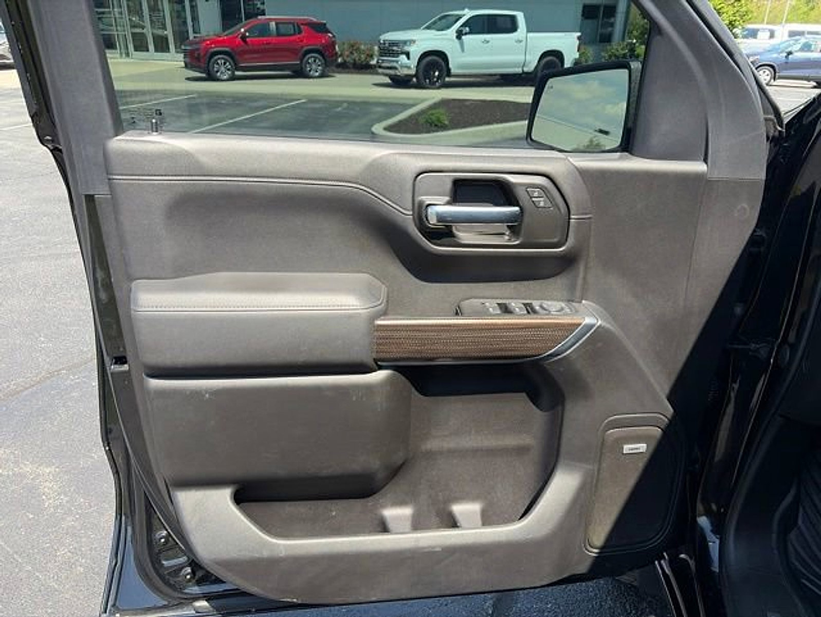 Certified 2020 Chevrolet Silverado 1500 LT Trail Boss AWD/4WD image 11