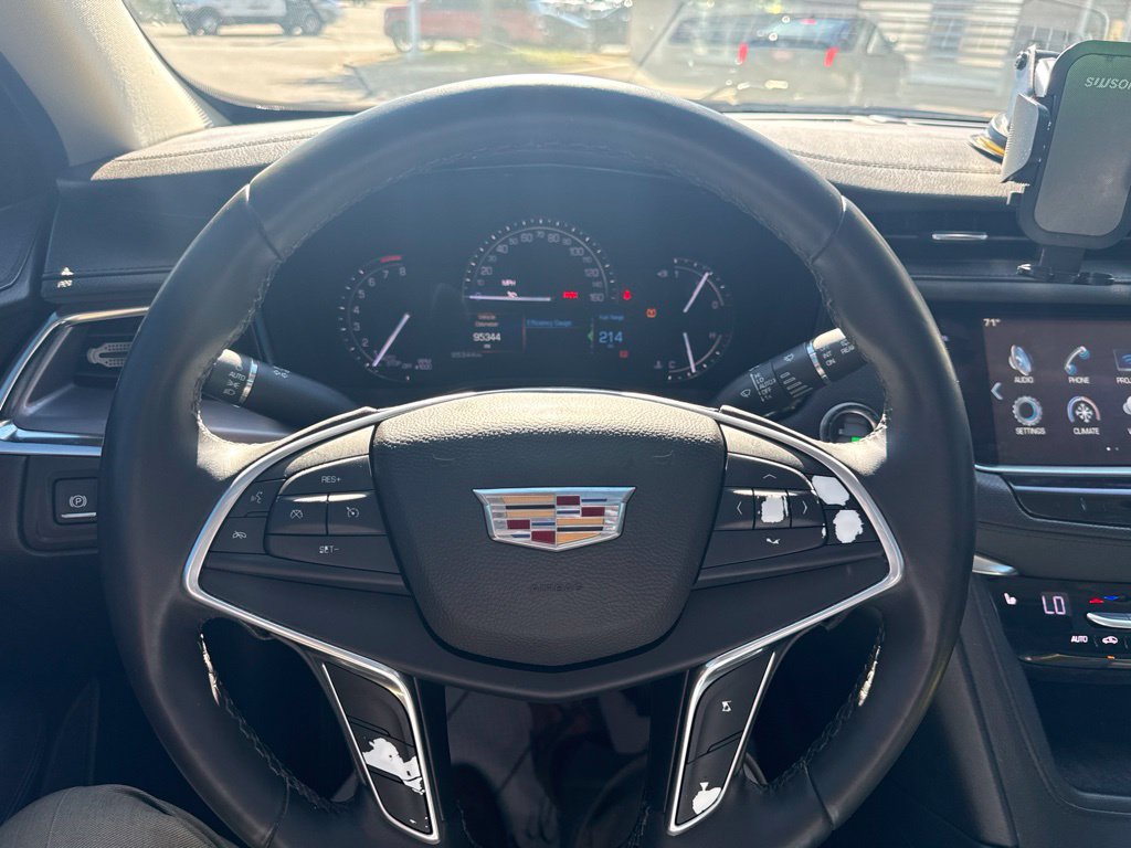 Used 2017 Cadillac XT5 Luxury FWD image 9