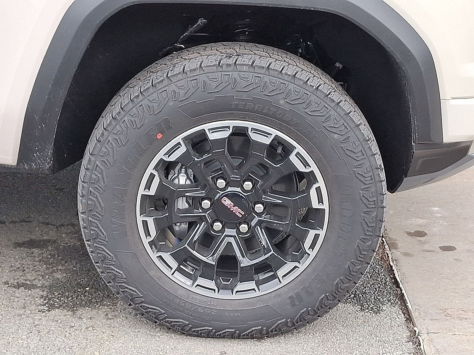 Used 2026 GMC Canyon AT4 image 8