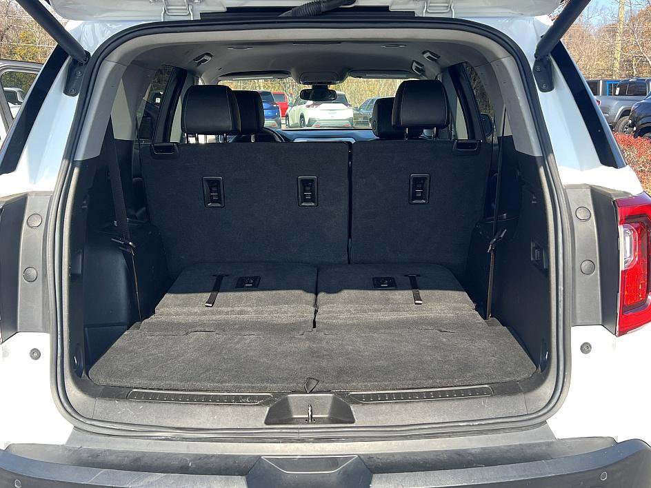 Used 2023 GMC Acadia SLT image 27