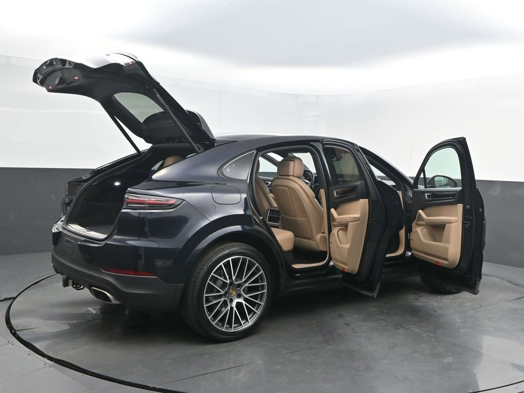 Used 2022 Porsche Cayenne Coupe w/ Premium Package image 41