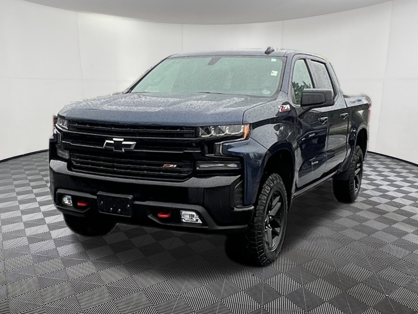 Used 2021 Chevrolet Silverado 1500 LT Trail Boss w/ Convenience Package II image 3