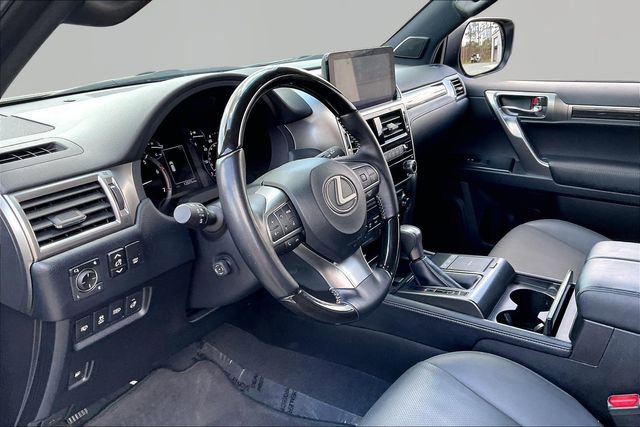 Used 2023 Lexus GX 460 Premium w/ Accessory Package image 12