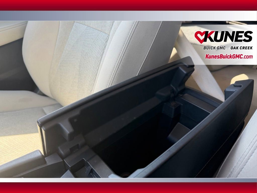Used 2025 Nissan Rogue SV AWD/4WD image 15