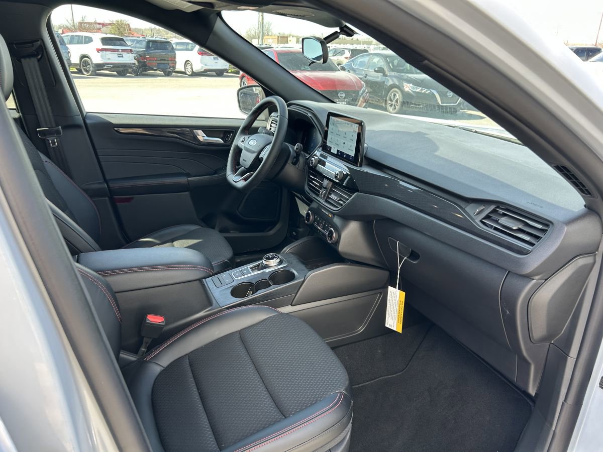 Used 2025 Ford Escape ST-Line image 10