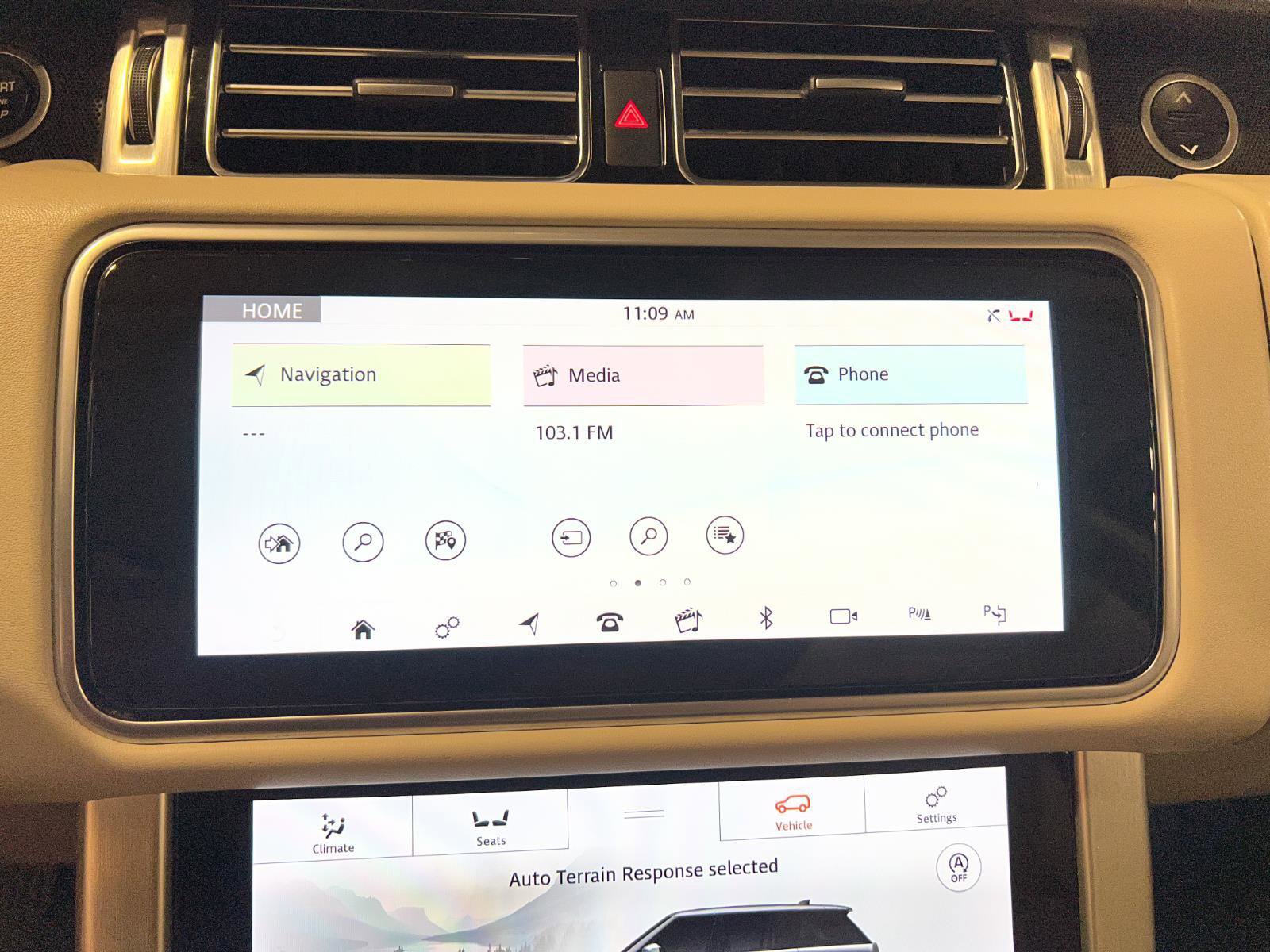 Used 2019 Land Rover Range Rover Supercharged AWD/4WD image 18